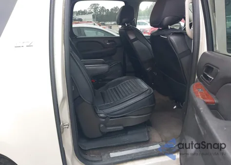 2013 Chevrolet Suburban 1500 Ltz z USA, uszkodzony, nr VIN 1GNSKKE79DR343662